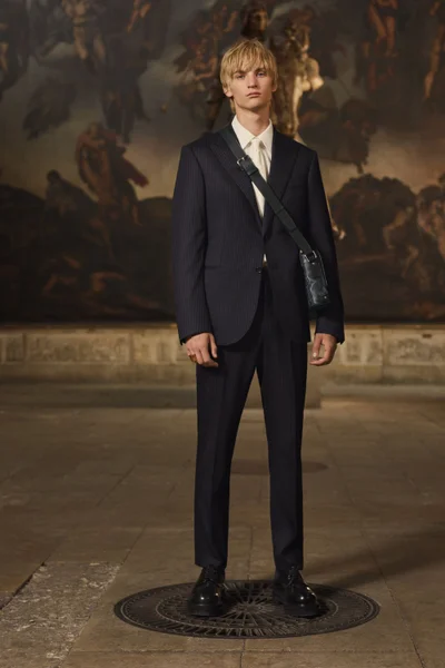 Look 25